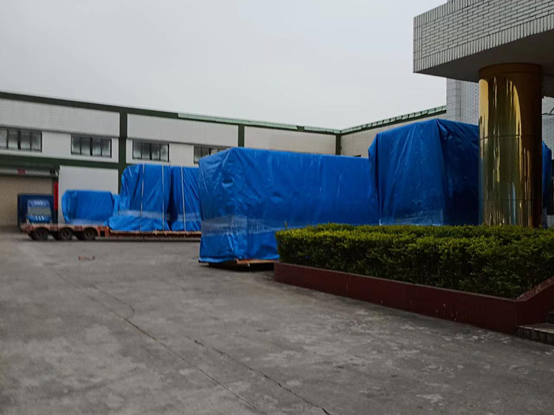 東莞某(mǒu)公司重型設備防(fang)雨真空木箱